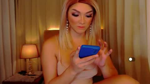 Snapshot of mistressseductionleah chatting on May 2026 01:28:01 PM Leah online show from May 2026 01:28:01 PM