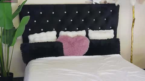 Snapshot of mistyaddams25 chatting on January 2026 01:38:01 PM Misty online show from January 2026 01:38:01 PM