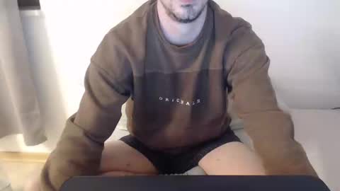 Snapshot of mitsch01 chatting on December 2024 08:15:01 PM Mitsch online show from December 2024 08:15:01 PM