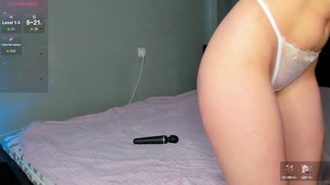 Mia 3 online show from December 2024 07:11:02 AM