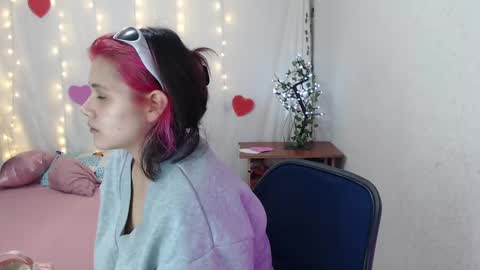 Snapshot of mixie_cute chatting on February 2025 03:08:01 PM mixie_cute online show from February 2025 03:08:01 PM