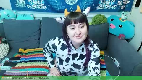 Elizabxth Fields online show from October 2025 04:20:02 PM