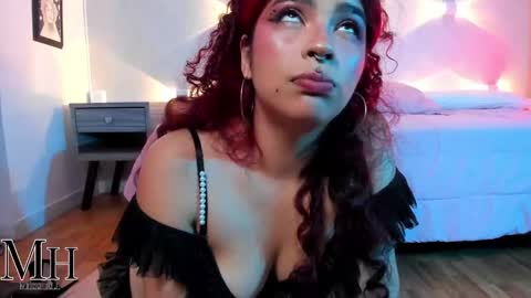 Snapshot of mizzhell_ chatting on September 2025 05:16:01 PM mizzhell_ online show from September 2025 05:16:01 PM