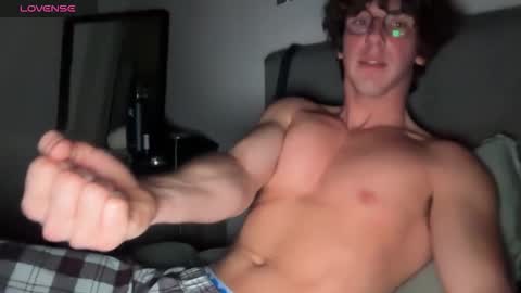 Snapshot of mizzo001 chatting on February 2026 12:11:01 AM Leo online show from February 2026 12:11:01 AM