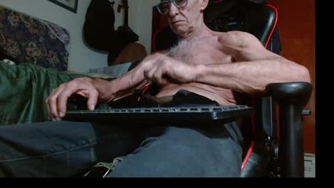 Snapshot of mjmadurengue chatting on September 2025 11:04:02 PM Mario jose online show from September 2025 11:04:02 PM