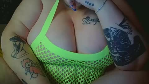 Snapshot of mkittenx chatting on April 2026 09:39:33 PM mkittenx online show from April 2026 09:39:33 PM