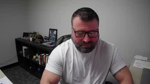 Snapshot of mlangworthy chatting on March 2026 08:35:02 PM MLangworthy online show from March 2026 08:35:02 PM