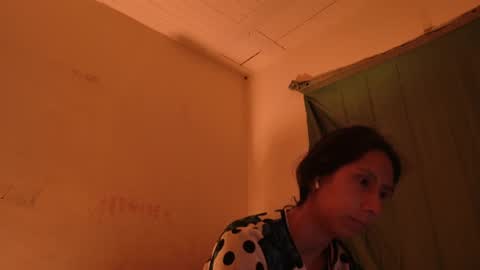 MoonLipson online show from April 2026 04:35:01 AM