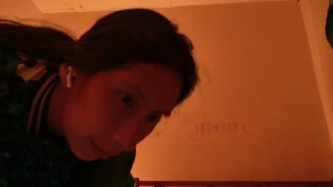Snapshot of mli739709 chatting on June 2026 03:53:02 AM MoonLipson online show from June 2026 03:53:02 AM