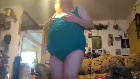 Mmcdonoughm online show from October 2025 10:12:02 PM