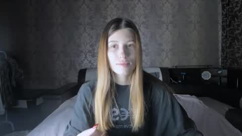 Lili online show from October 2025 11:11:01 AM