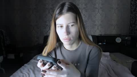 Lili online show from November 2025 10:03:01 AM