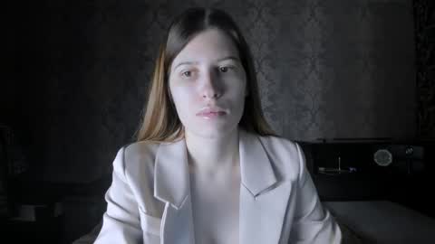 Lili online show from November 2025 09:52:02 AM