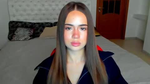 Beata online show from November 2025 06:08:02 PM