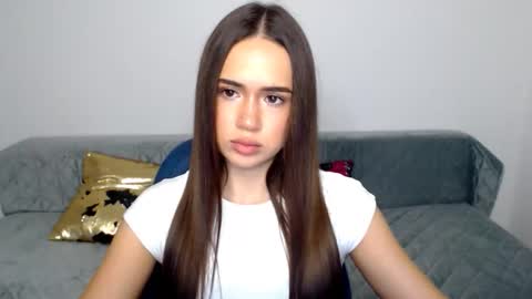 Beata online show from November 2025 08:01:01 PM