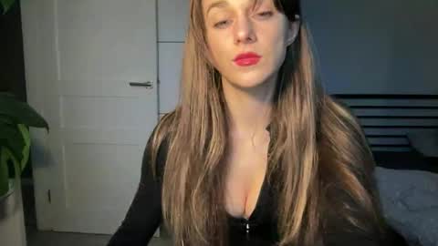 mmminnie online show from March 2025 04:02:01 PM