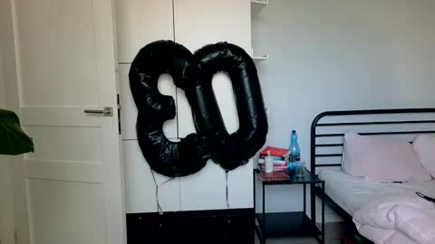 mmminnie online show from September 2025 12:49:02 PM