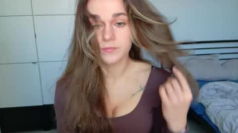 mmminnie online show from February 2026 10:22:02 AM