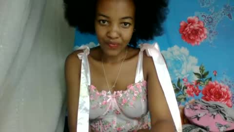 Snapshot of mmyriame chatting on June 2026 07:44:01 AM mmyriame online show from June 2026 07:44:01 AM