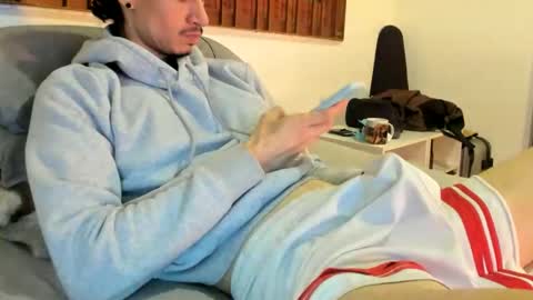 Snapshot of moderdelier chatting on May 2026 02:40:02 AM DigBreed online show from May 2026 02:40:02 AM