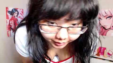 Molly online show from November 2025 04:45:02 AM