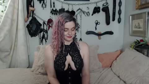 Snapshot of mohawkmischief chatting on November 2025 11:04:02 PM MohawkMischief online show from November 2025 11:04:02 PM