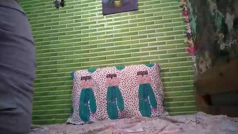 Snapshot of mohawkred chatting on September 2025 04:01:01 AM MohawkRed online show from September 2025 04:01:01 AM