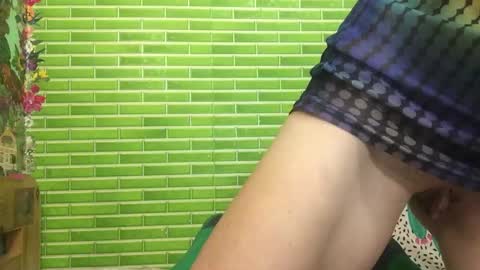 Snapshot of mohawkred chatting on September 2025 08:17:01 AM MohawkRed online show from September 2025 08:17:01 AM