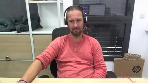 Julien online show from October 2025 03:14:01 PM