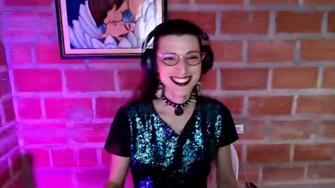 Snapshot of moira_hot chatting on June 2026 04:06:01 AM moira_hot online show from June 2026 04:06:01 AM