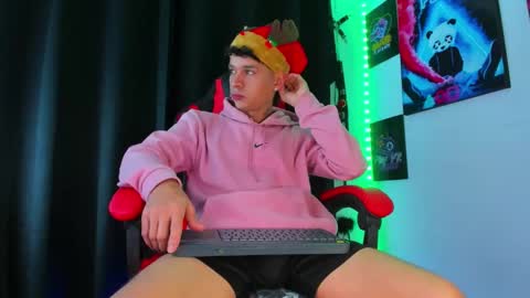 Snapshot of moises_23cm chatting on December 2024 11:44:02 AM moises_23cm online show from December 2024 11:44:02 AM