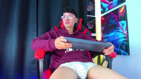 Snapshot of moises_23cm chatting on February 2025 05:53:02 AM moises_23cm online show from February 2025 05:53:02 AM