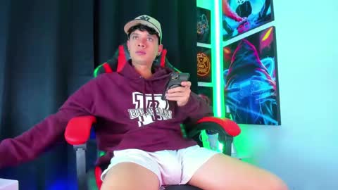 Snapshot of moises_23cm chatting on February 2025 08:36:01 PM moises_23cm online show from February 2025 08:36:01 PM