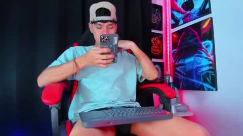 Snapshot of moises_23cm chatting on March 2025 04:17:02 PM moises_23cm online show from March 2025 04:17:02 PM