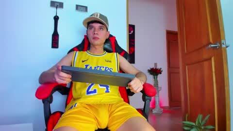 Snapshot of moises_23cm chatting on September 2025 07:58:01 PM moises_23cm online show from September 2025 07:58:01 PM