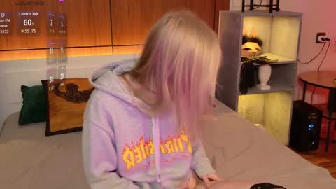 Snapshot of moliqin chatting on April 2026 07:25:02 AM moliqin online show from April 2026 07:25:02 AM