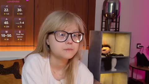 Snapshot of moliqin chatting on April 2026 07:36:02 AM moliqin online show from April 2026 07:36:02 AM