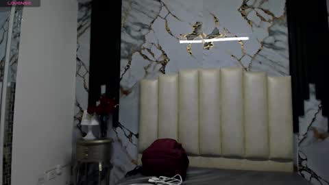 Hey Guys  Im Mollie online show from December 2025 12:25:02 PM