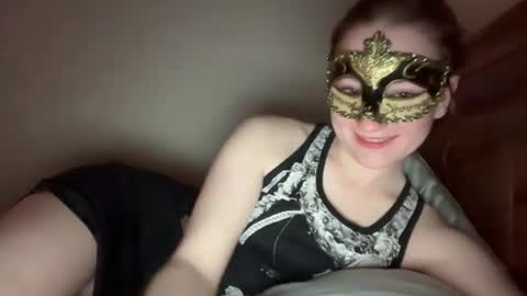 Snapshot of molls_xx chatting on June 2026 11:51:02 PM Molly online show from June 2026 11:51:02 PM