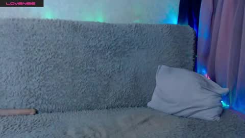 Snapshot of molly1sex chatting on May 2026 06:10:02 AM Molly1sex online show from May 2026 06:10:02 AM