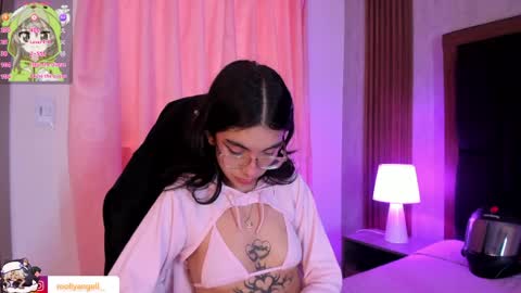 Molly online show from April 2026 04:18:01 PM