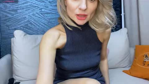 Molly online show from February 2026 01:41:02 PM