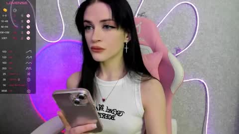 Snapshot of molly_crystall chatting on May 2026 03:02:01 AM Molly - online show from May 2026 03:02:01 AM