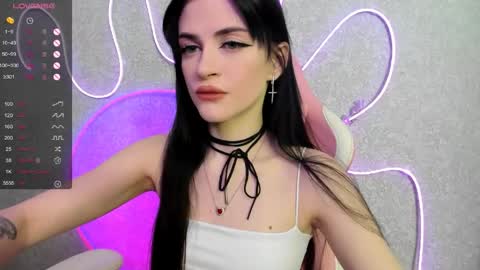 Snapshot of molly_crystall chatting on May 2026 03:01:02 AM Molly - online show from May 2026 03:01:02 AM