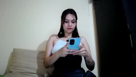 Molly online show from November 2025 07:03:01 PM