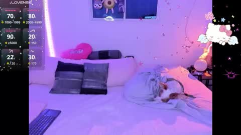 Snapshot of molly_g18 chatting on October 2025 12:24:01 AM MARIANA online show from October 2025 12:24:01 AM