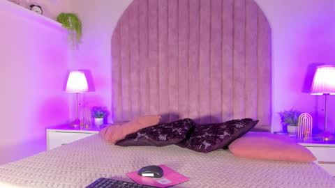 Molly Jackson online show from February 2025 12:06:01 PM