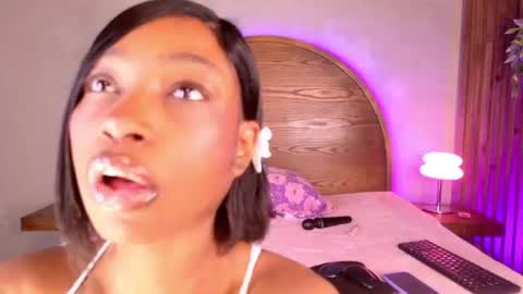 Snapshot of molly_jackson chatting on June 2026 11:29:01 PM Molly Jackson online show from June 2026 11:29:01 PM
