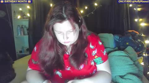 molly_moons online show from December 2025 09:52:02 PM