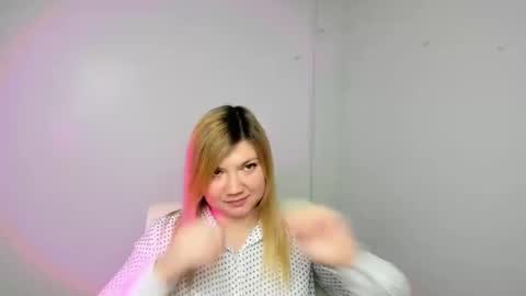 Molly online show from February 2025 03:32:01 PM